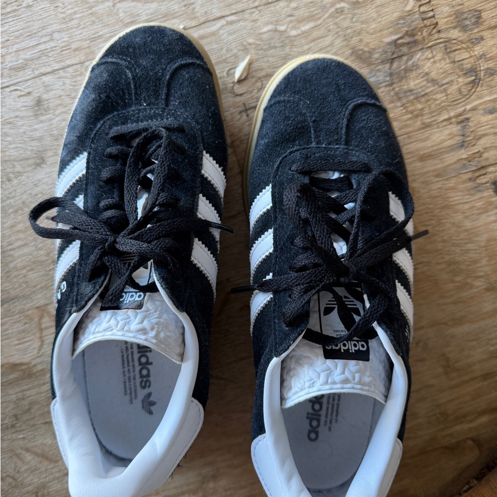 Adidas Classic Black and White Sneakers - Picture 2 of 4